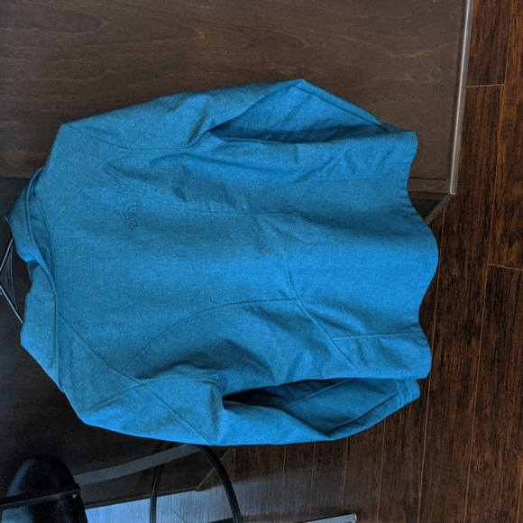 North Face Teal Softshell Jacket - Picture 6 of 9